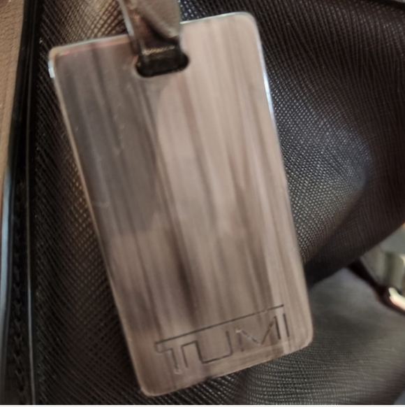 Tumi  Oversized Black Leather Tote Bag - Picture 7 of 10